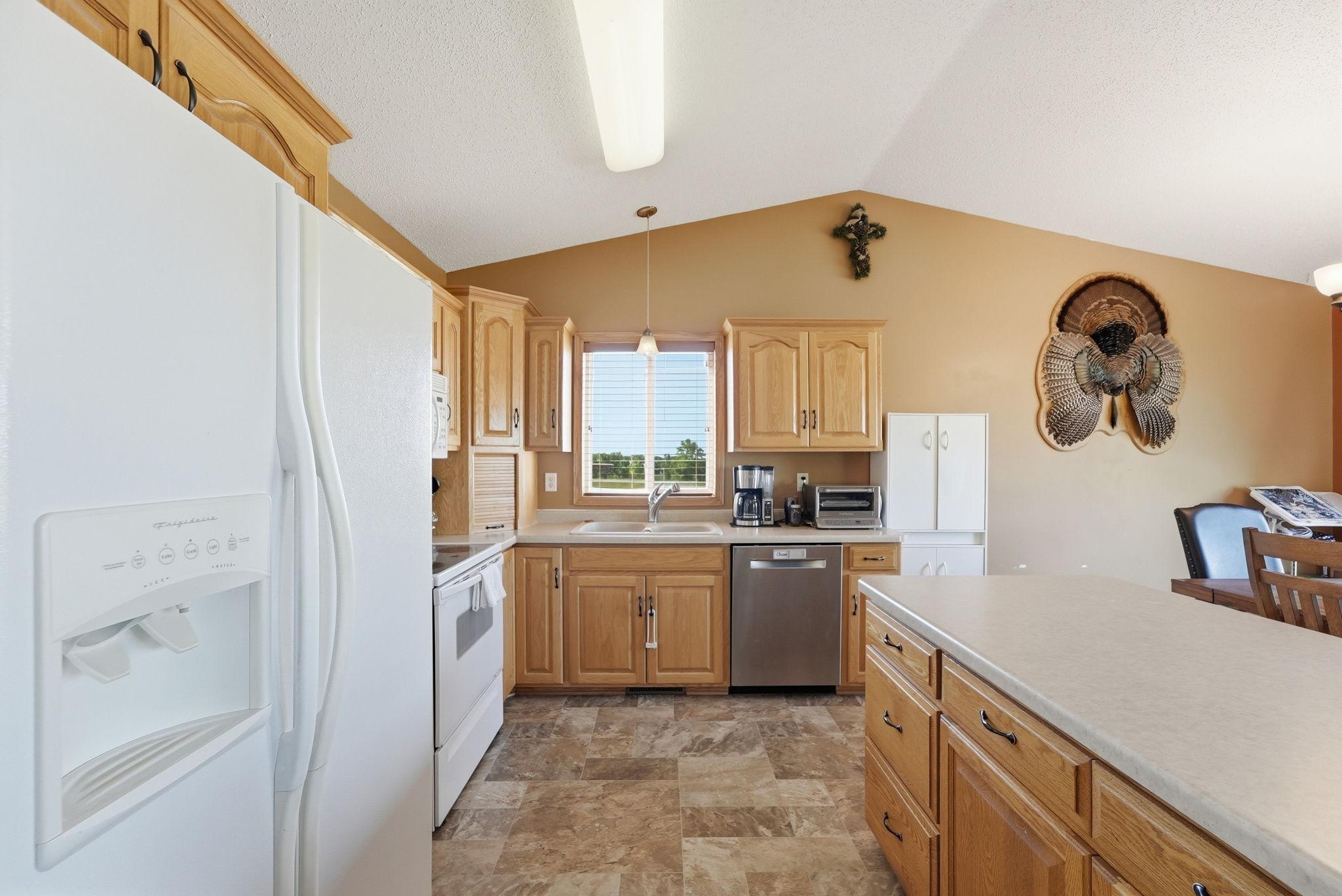 121 Shire Road Watkins, MN 55389 - Photo 12 of 35