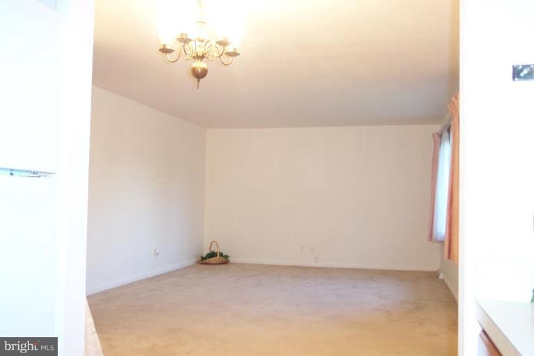 647 Andrews Road Aberdeen, MD 21001 - Photo 5 of 14 Living Room