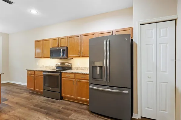 $3,000 | 5656 Rockfield Loop, Valrico, FL 33596