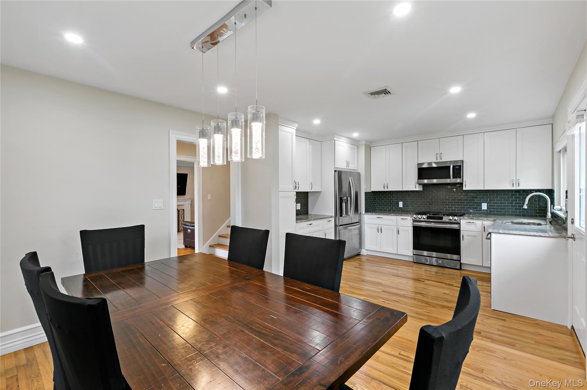 63 White Road Scarsdale, NY 10583 - Photo 3 of 22 Modern Kitchen and Dining Area