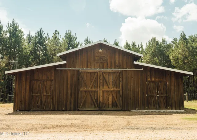$1,285,000 | 4170 Highway 13, Morton, MS 39117