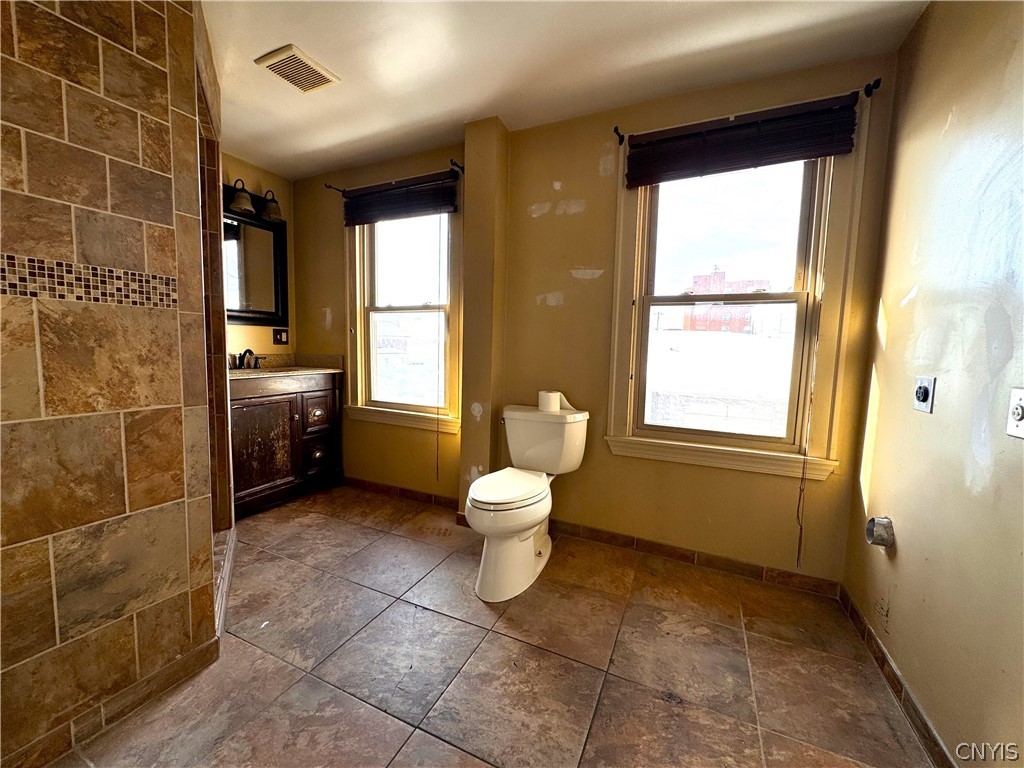 208 North Madison Street Rome, NY 13440 - Photo 32 of 46