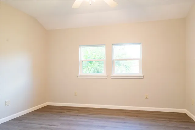 $1,700 | 134 East Bernard Street, Clute, TX 77531