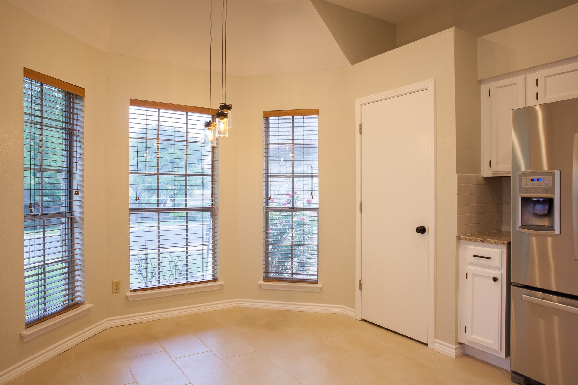 729 Shade Tree Drive Austin, TX 78748 - Photo 7 of 30