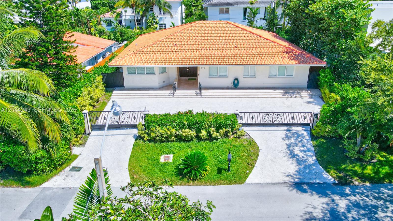 773 Woodcrest Road Key Biscayne, FL 33149 - Photo 2 of 42