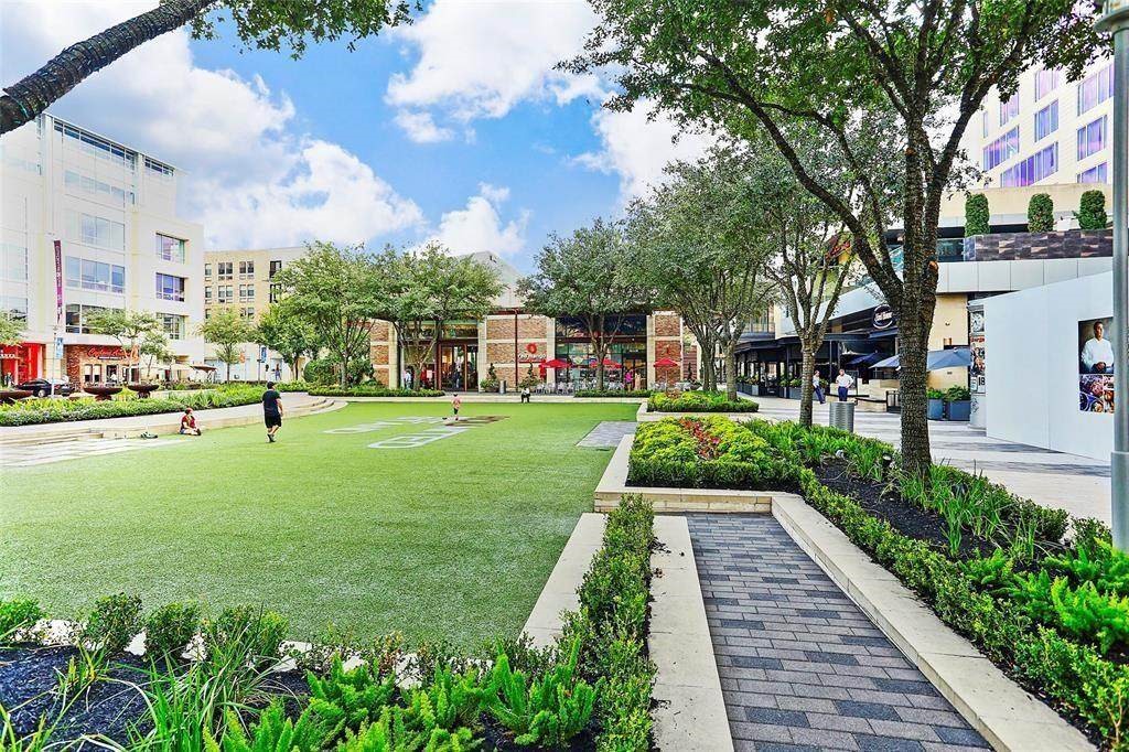 3311 Cardinal Crest Lane Houston, TX 77080 - Photo 12 of 14 Just minutes from CityCentre and Memorial City!