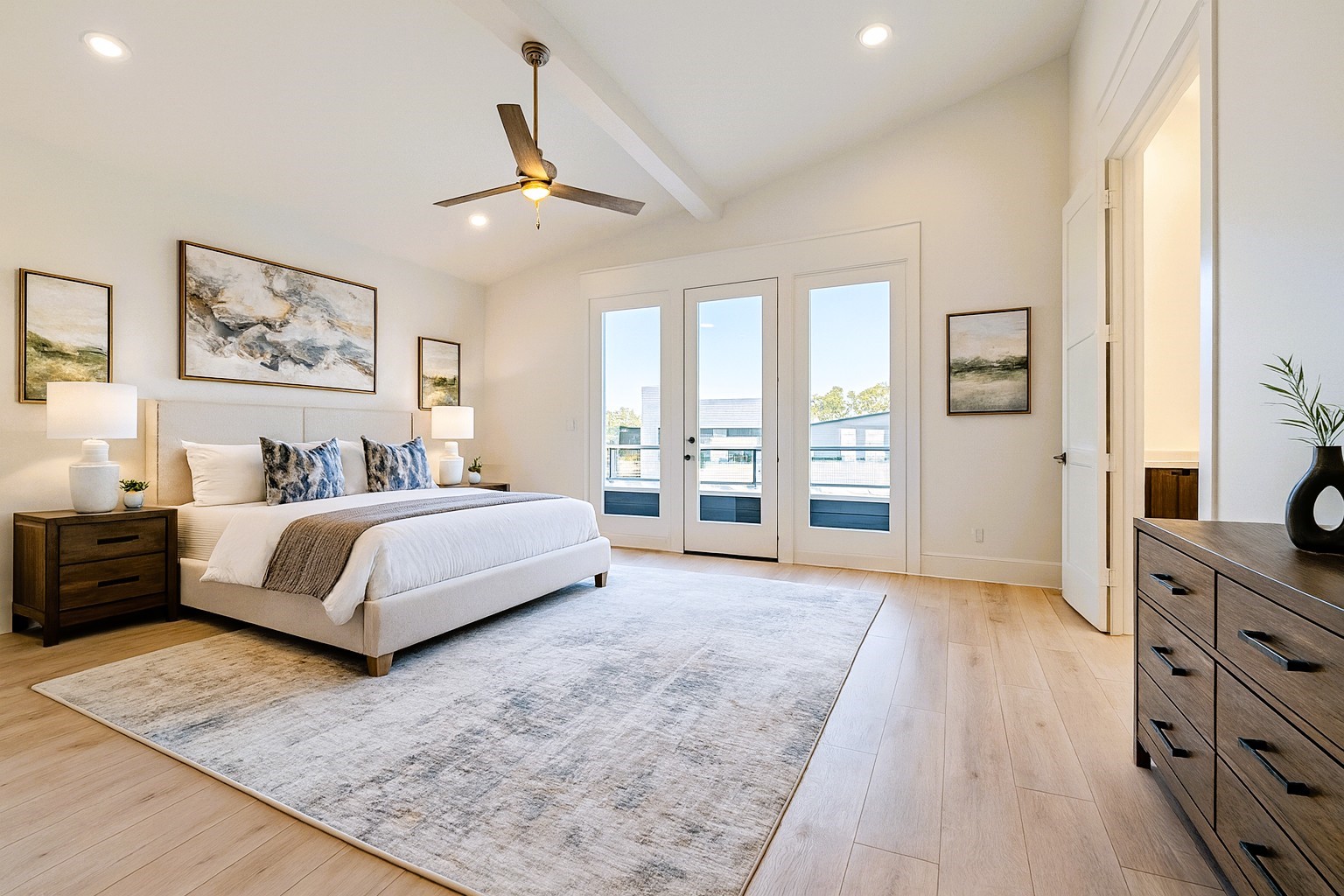 3311 Cardinal Crest Lane Houston, TX 77080 - Photo 6 of 14 LARGE primary bedroom with balcony. Virtual staging added.