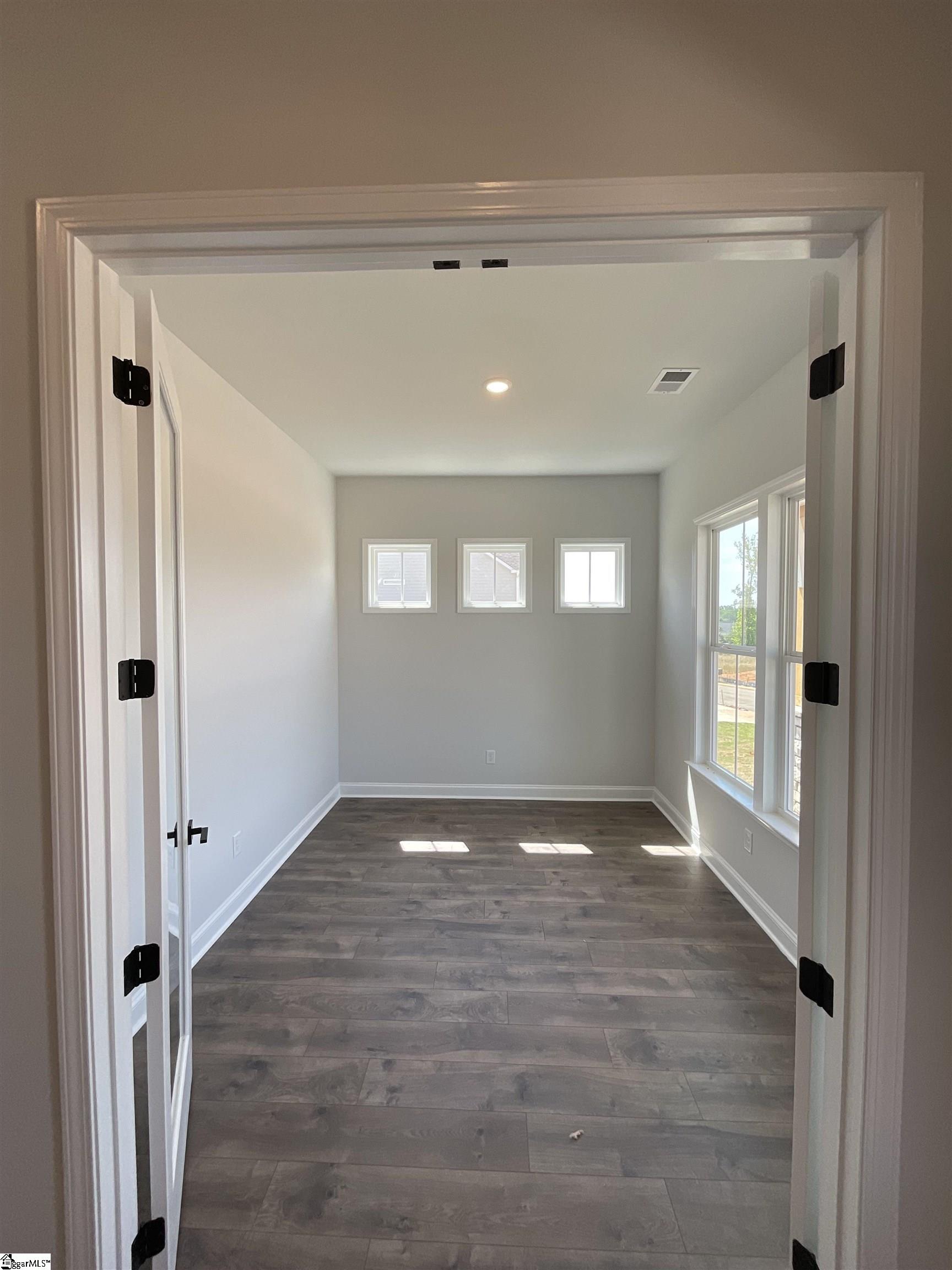 401 Rustic Outland Drive Simpsonville, SC 29681 - Photo 4 of 31