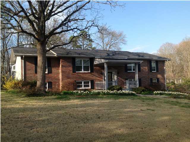 8620 Clearwood Road Chattanooga, TN 37421 - Photo 1 of 22 Primary Photo