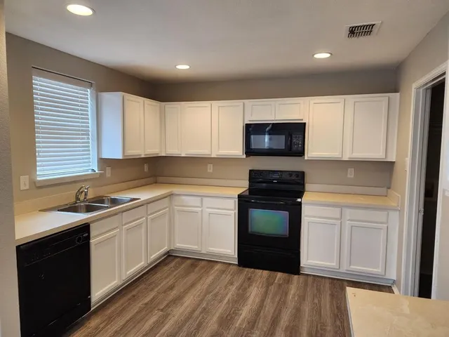 $2,045 | 4028 Thoroughbred Trail, Fort Worth, TX 76123