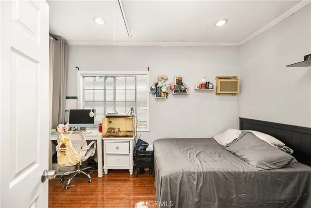 $849,999 | 1912 East 10th Street, Long Beach, CA 90813