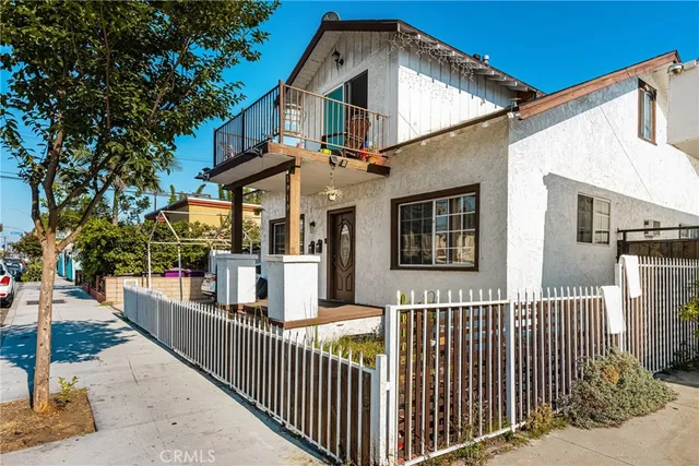 $849,999 | 1912 East 10th Street, Long Beach, CA 90813