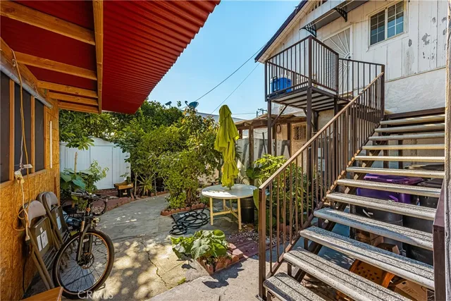 $849,999 | 1912 East 10th Street, Long Beach, CA 90813