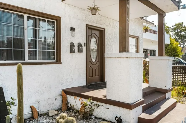 $849,999 | 1912 East 10th Street, Long Beach, CA 90813