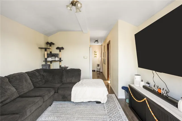 $849,999 | 1912 East 10th Street, Long Beach, CA 90813