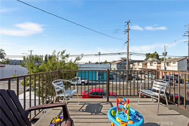 $849,999 | 1912 East 10th Street, Long Beach, CA 90813