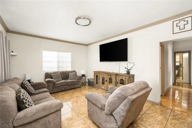 $849,999 | 1912 East 10th Street, Long Beach, CA 90813