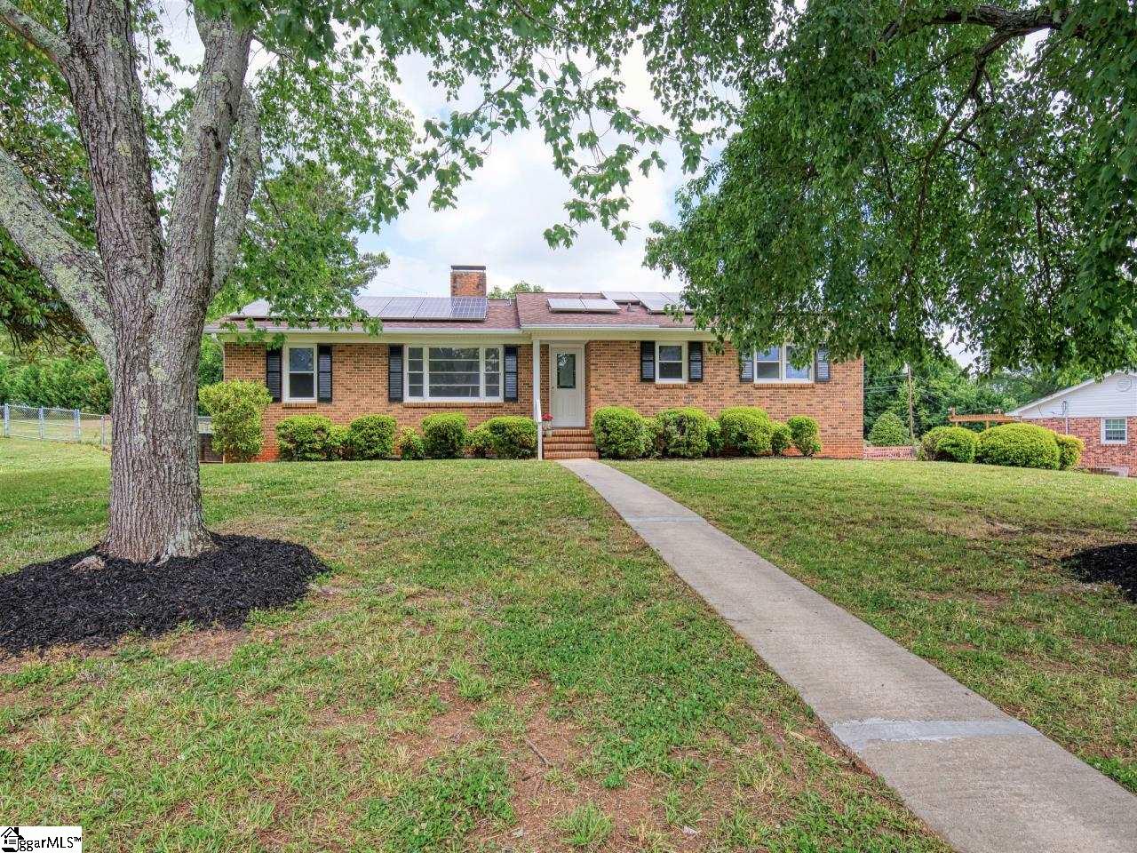 409 Farnsworth Road Spartanburg, SC 29301 - Photo 1 of 32 Gallery Image 1