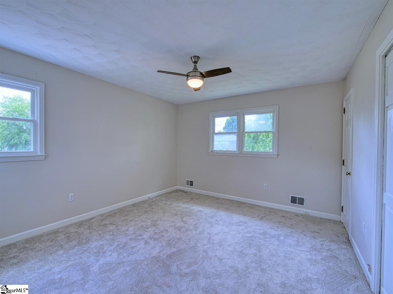 409 Farnsworth Road Spartanburg, SC 29301 - Photo 15 of 32 Gallery Image 15