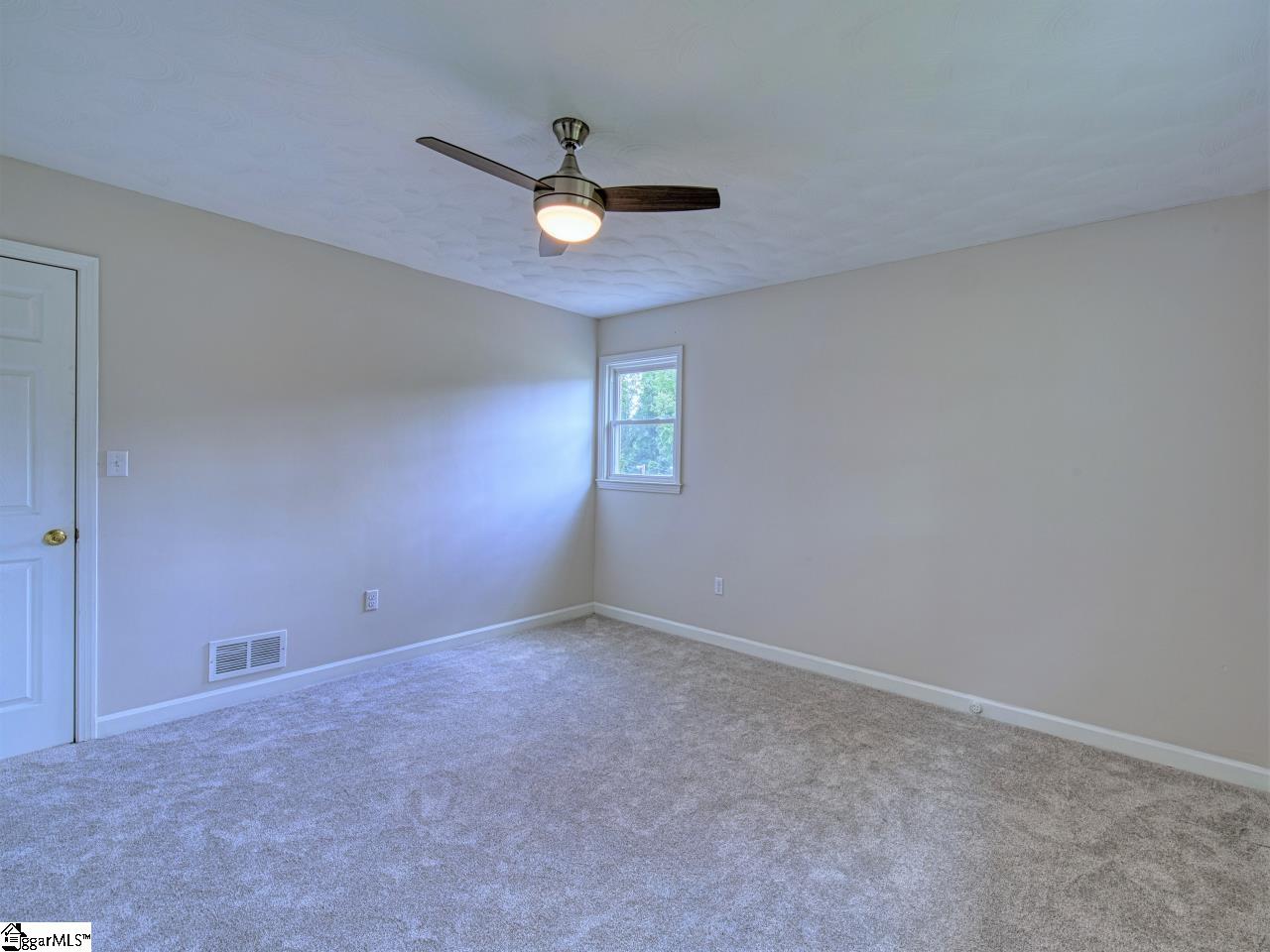 409 Farnsworth Road Spartanburg, SC 29301 - Photo 16 of 32 Gallery Image 16
