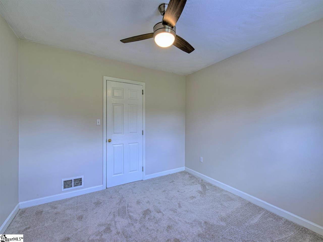 409 Farnsworth Road Spartanburg, SC 29301 - Photo 29 of 32 Gallery Image 29