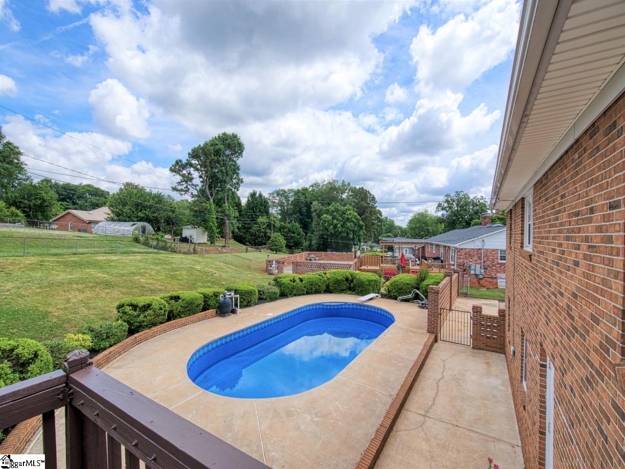 409 Farnsworth Road Spartanburg, SC 29301 - Photo 5 of 32 Gallery Image 5