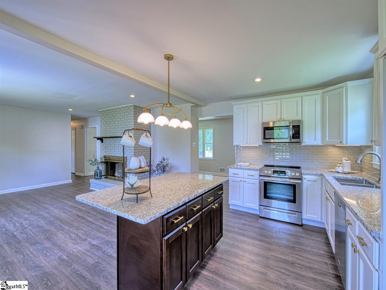 409 Farnsworth Road Spartanburg, SC 29301 - Photo 8 of 32 Gallery Image 8