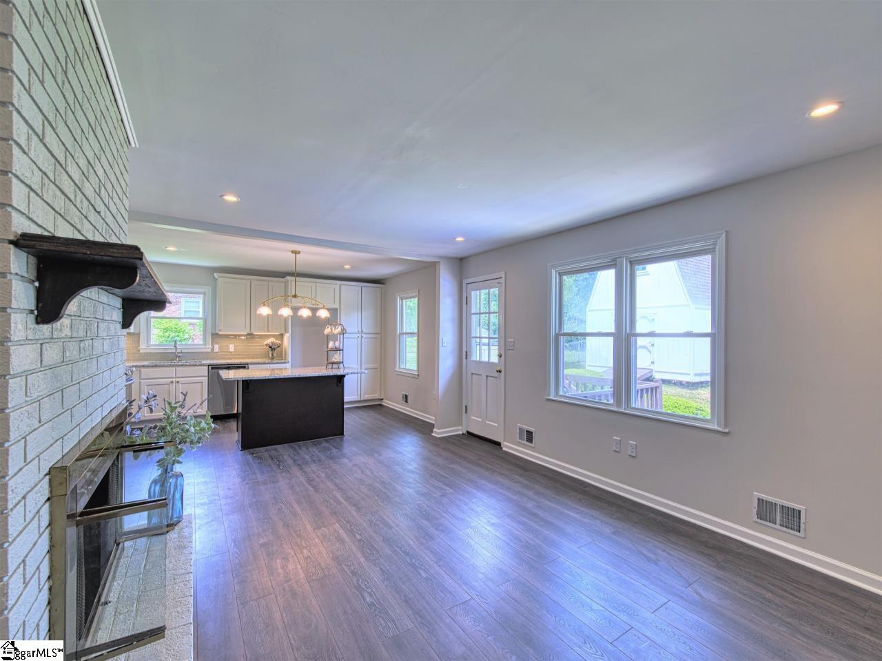 409 Farnsworth Road Spartanburg, SC 29301 - Photo 10 of 32 Gallery Image 10