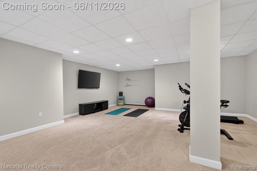27412 Victoria Road Novi, MI 48374 - Photo 39 of 61