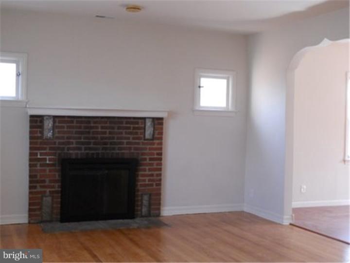 294 Creek Road Bellmawr, NJ 08031 - Photo 8 of 18 Living Room