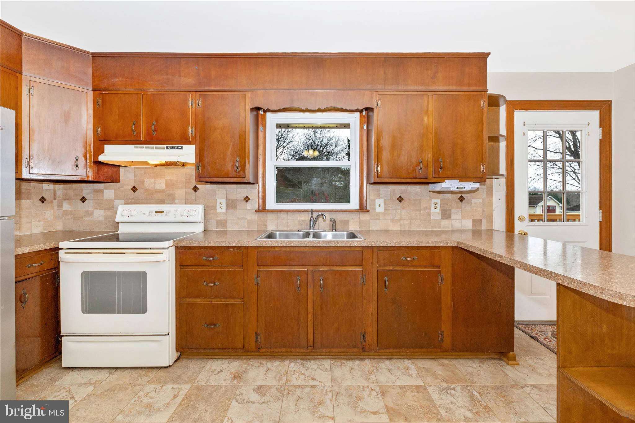 10223 Liberty Road Frederick, MD 21701 - Photo 11 of 51 Kitchen