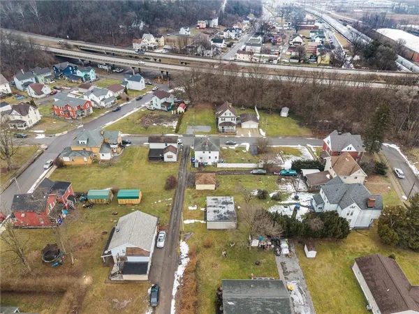 $80,000 | 106 East Clayton Street, New Castle, PA 16102
