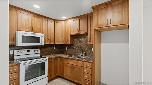 $649,500 | 7595 Charmant Drive, Unit 707, San Diego, CA 92122