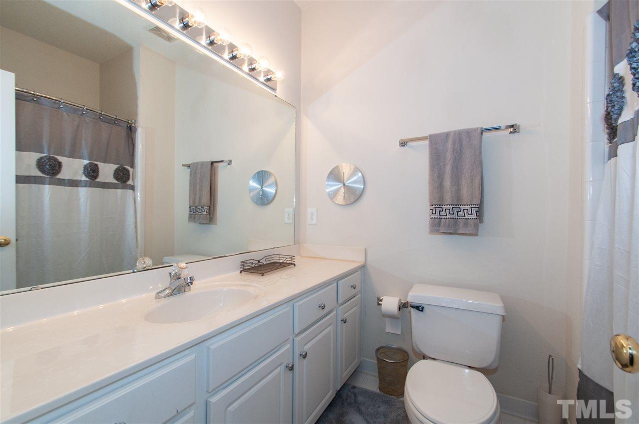 809 Genford Court Raleigh, NC 27609 - Photo 17 of 26 Gallery Image 17