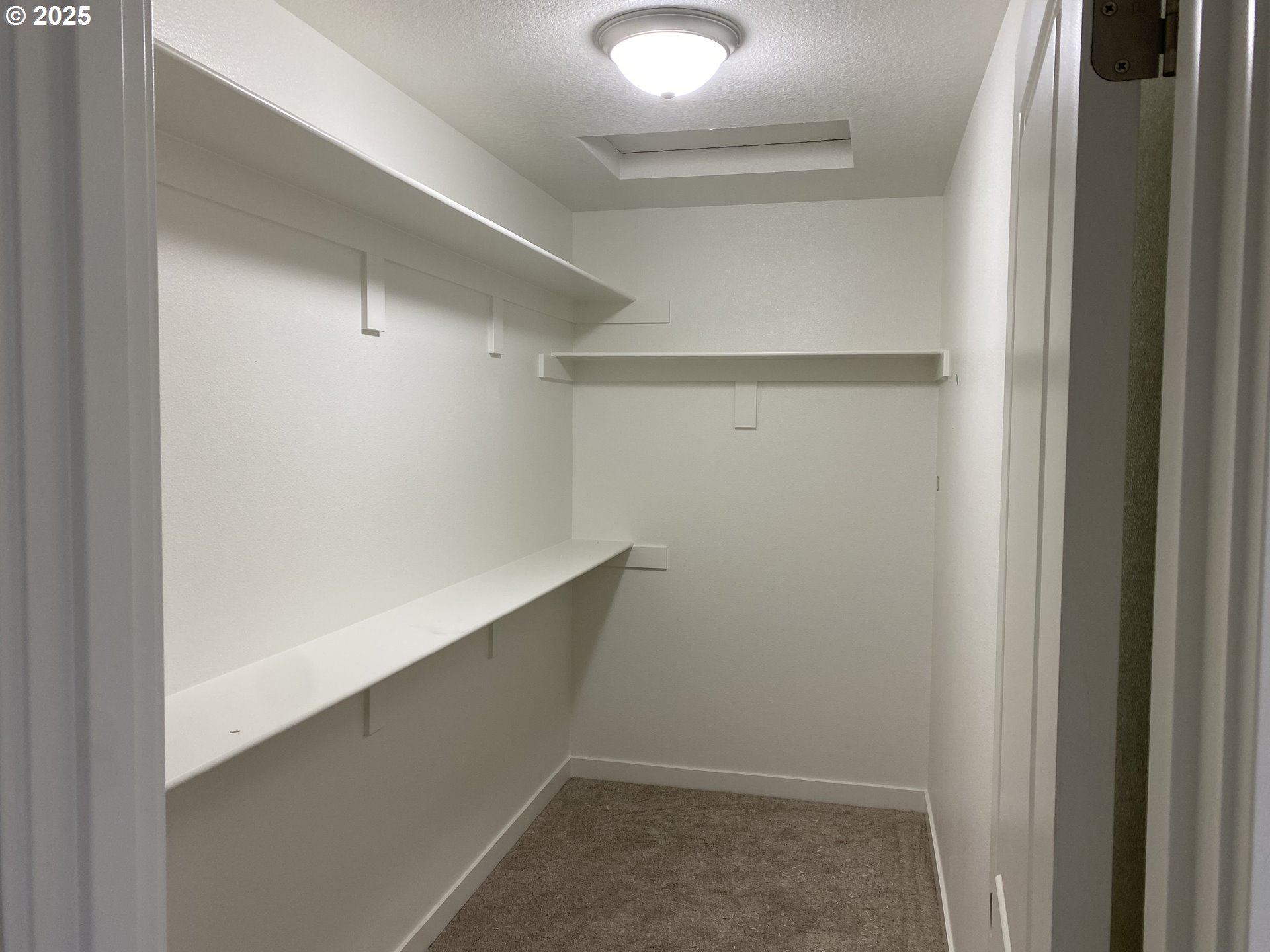 195 West 8th Street Lafayette, OR 97127 - Photo 4 of 6 a view of small space