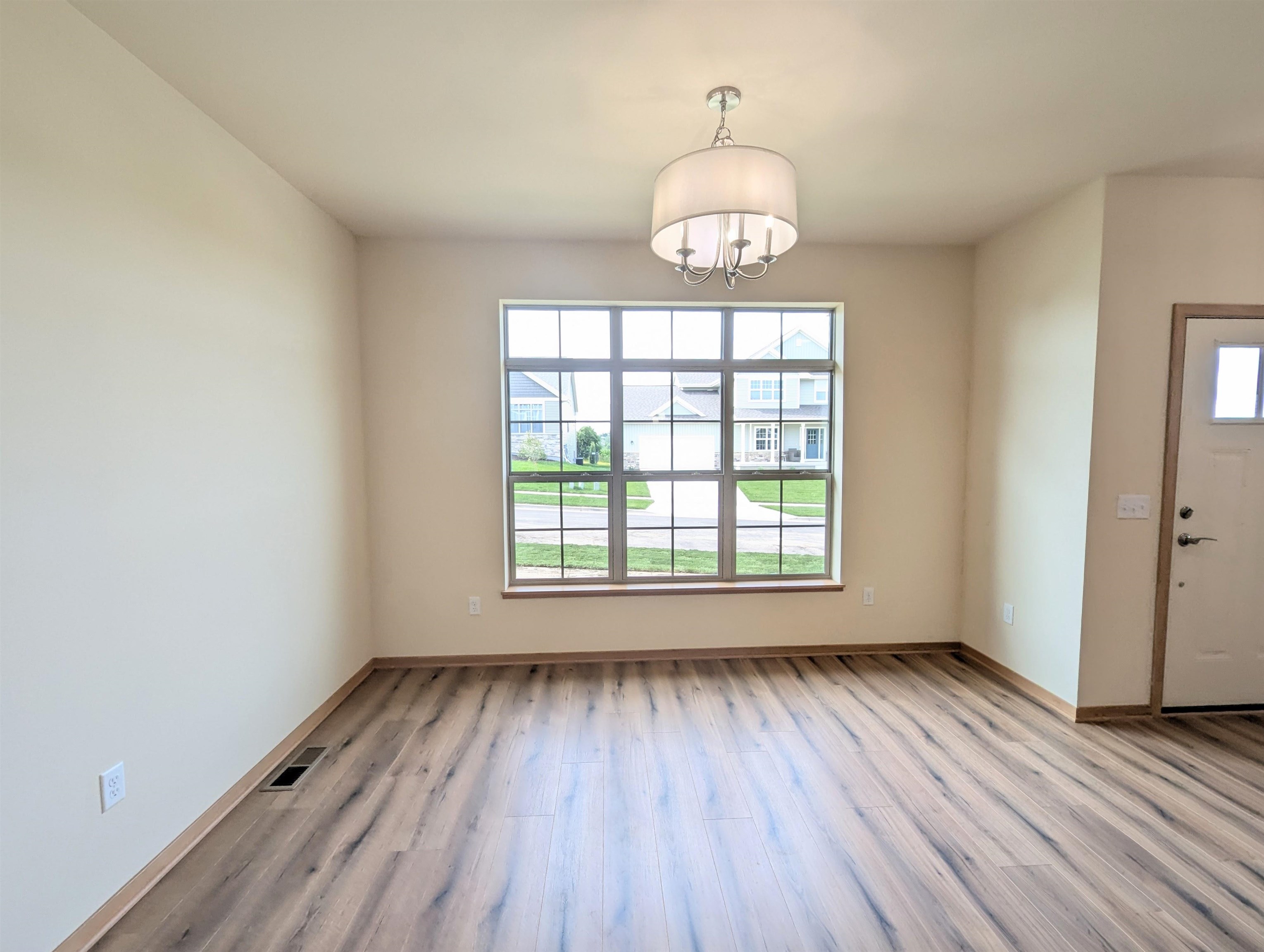4817 Suelo Road Fitchburg, WI 53711 - Photo 13 of 33