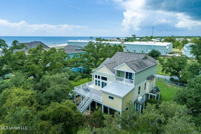 $675,000 | 253 South Lang Avenue, Long Beach, MS 39560