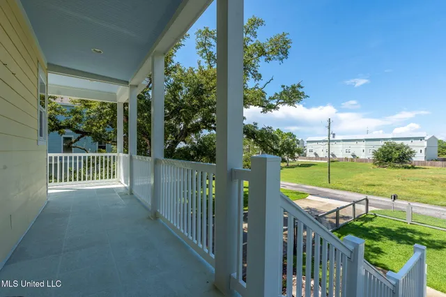 $675,000 | 253 South Lang Avenue, Long Beach, MS 39560