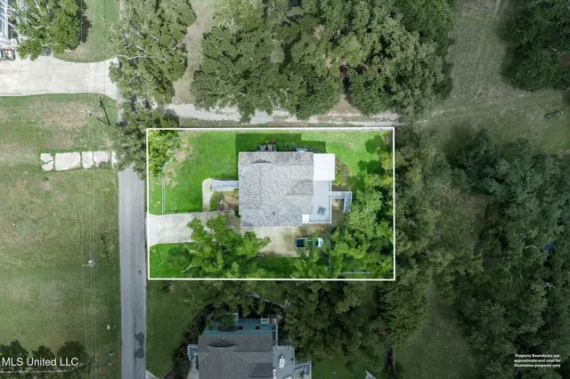 $675,000 | 253 South Lang Avenue, Long Beach, MS 39560