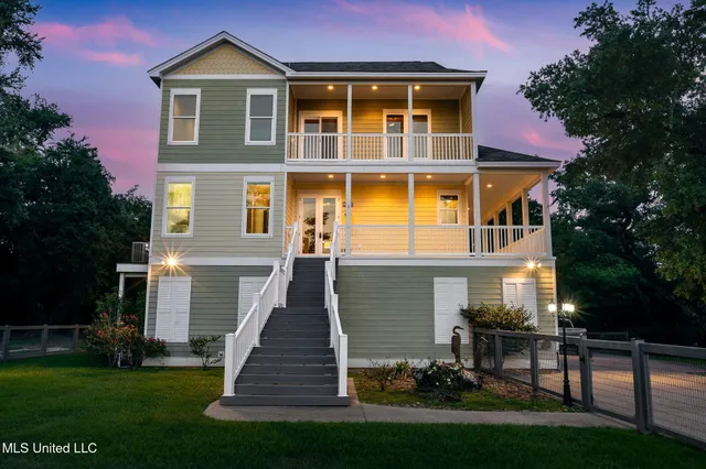 $675,000 | 253 South Lang Avenue, Long Beach, MS 39560