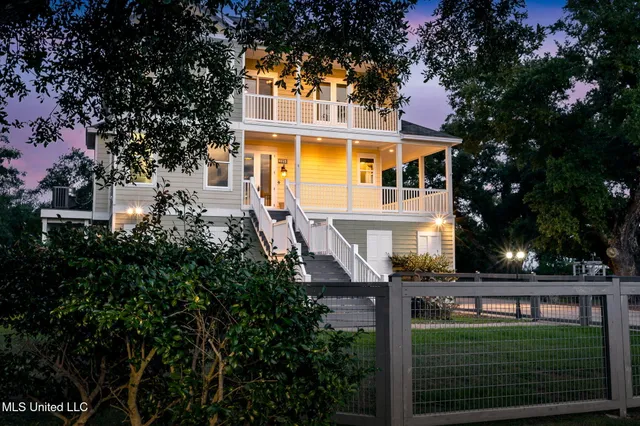 $675,000 | 253 South Lang Avenue, Long Beach, MS 39560