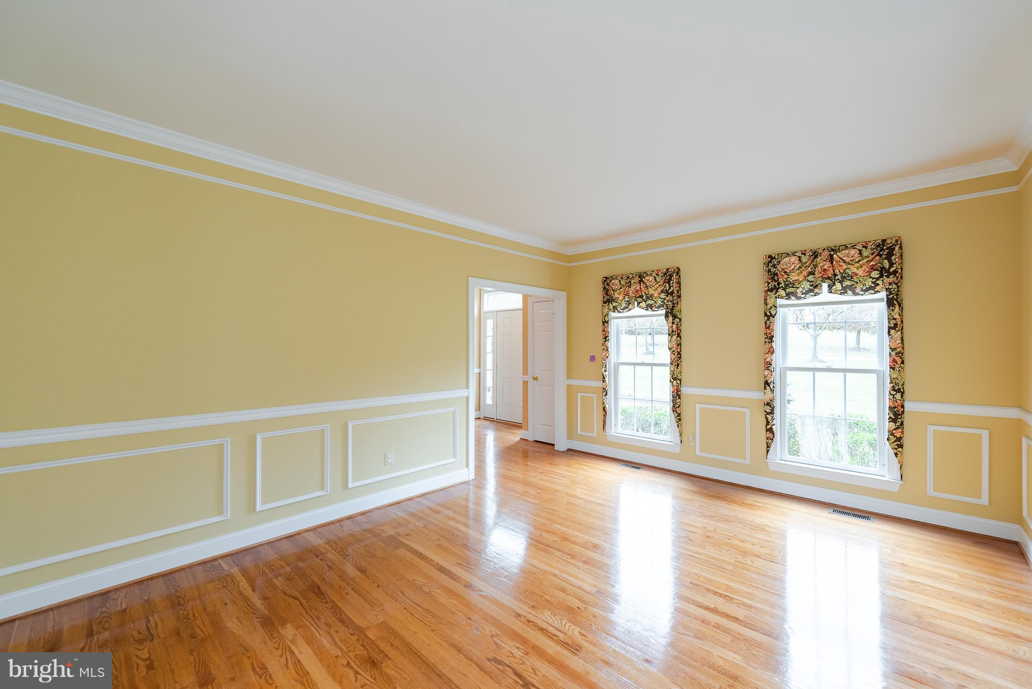 13705 Milbert Ridge Drive Baldwin, MD 21013 - Photo 11 of 64 Living room