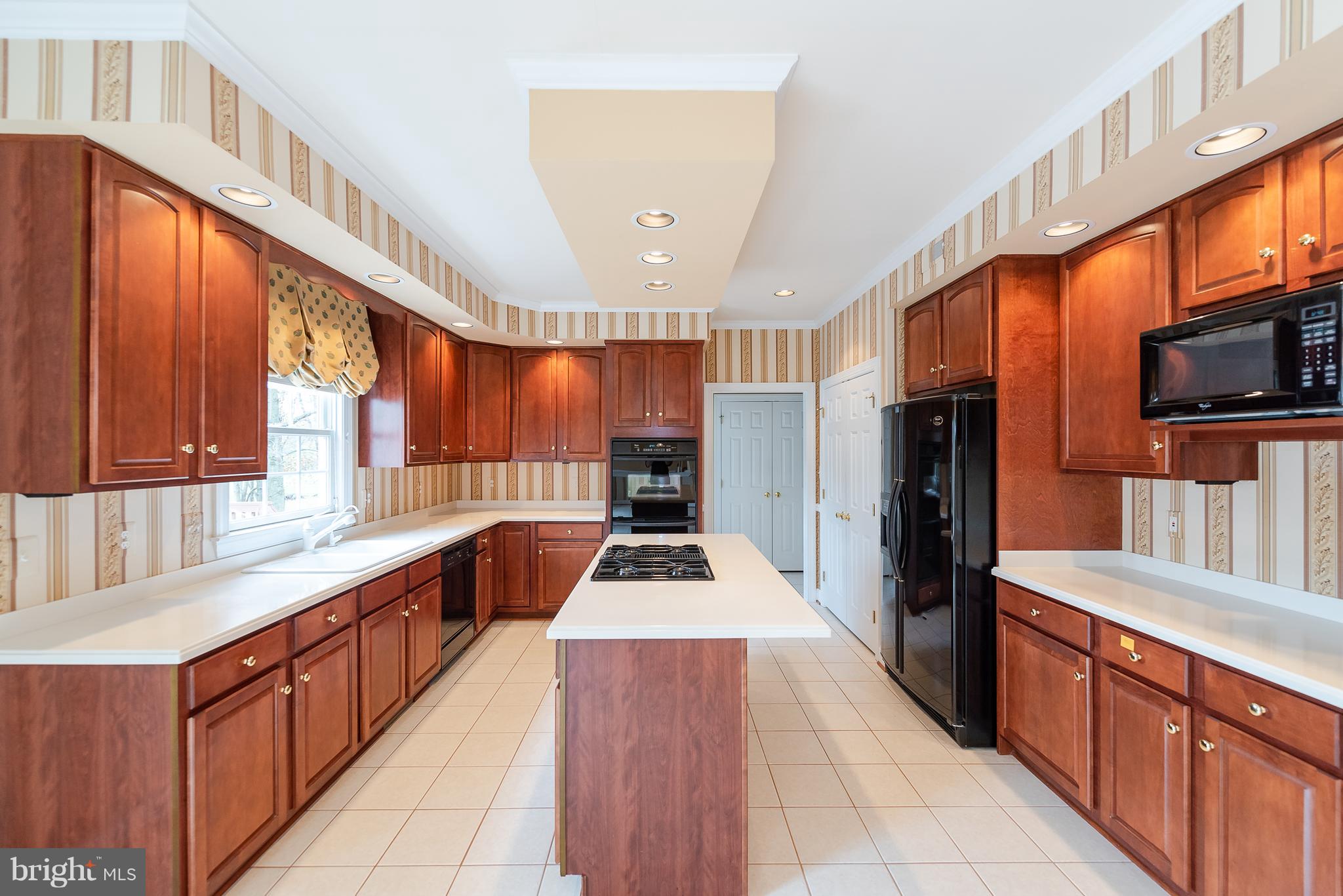 13705 Milbert Ridge Drive Baldwin, MD 21013 - Photo 23 of 64 Kitchen