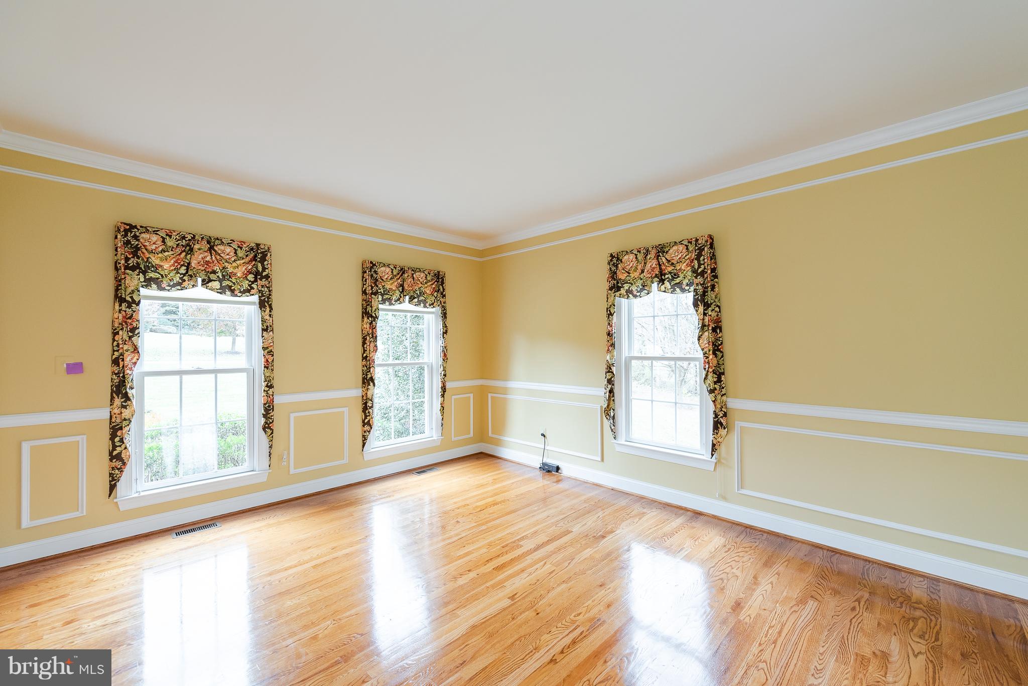 13705 Milbert Ridge Drive Baldwin, MD 21013 - Photo 10 of 64 Living room