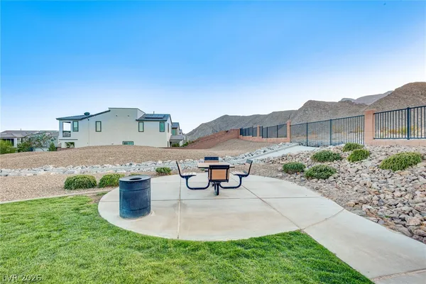 $3,200 | 10764 Maltese Falcon Avenue, Las Vegas, NV 89129