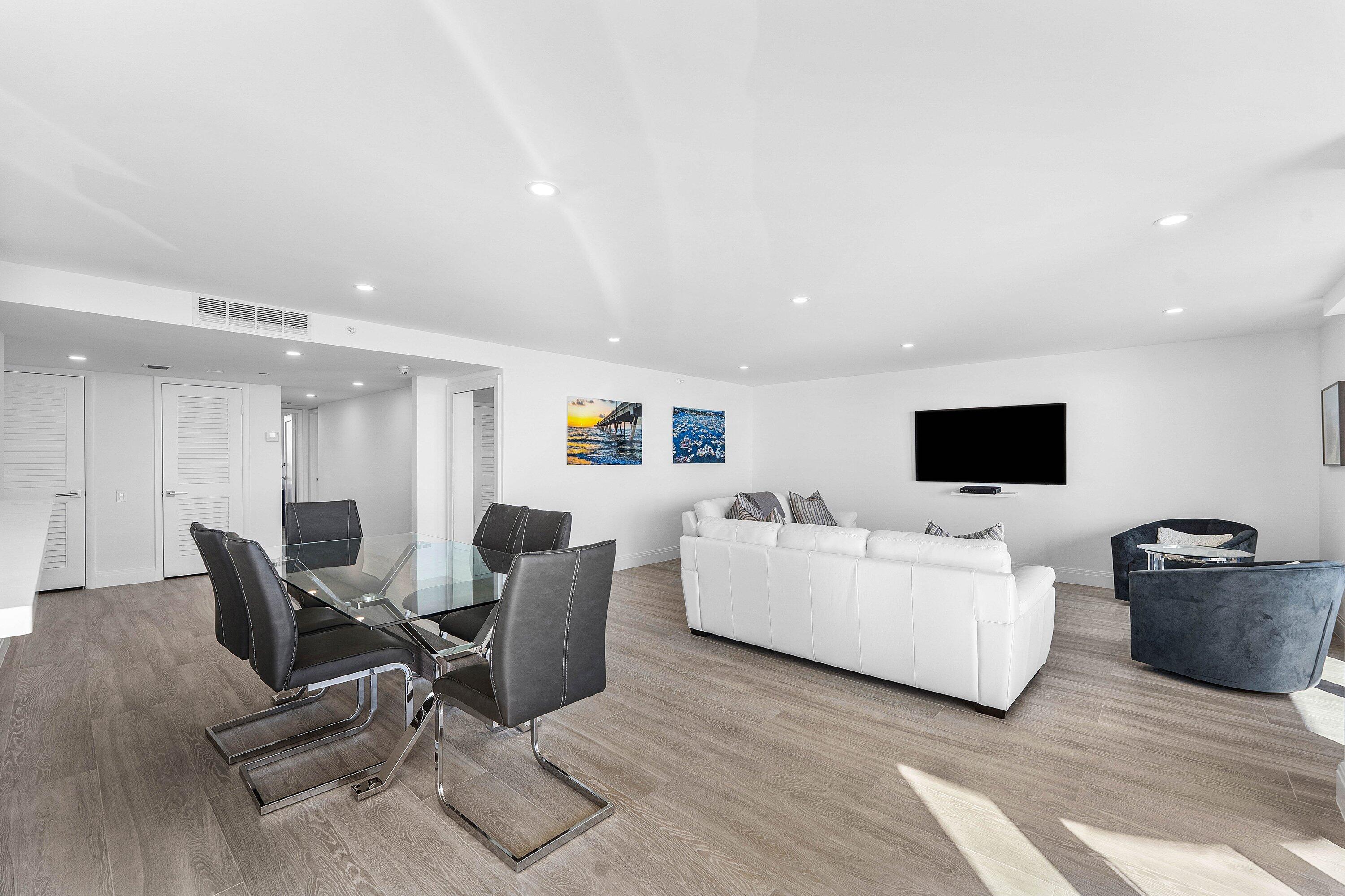 250 South Ocean Boulevard, Unit 4F Boca Raton, FL 33432 - Photo 9 of 45 a living room with furniture