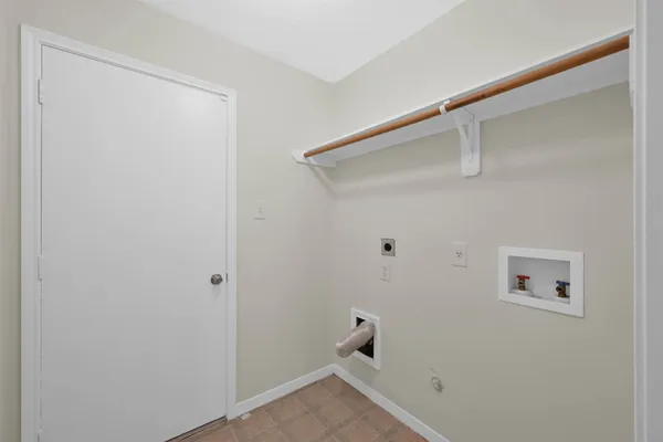 $1,795 | 24011 Pinecreek Point, Spring, TX 77373