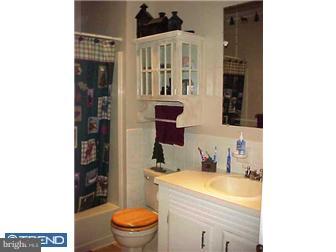 6 C Fairway Road, Unit C Reading, PA 19607 - Photo 8 of 12 Gallery Image 8