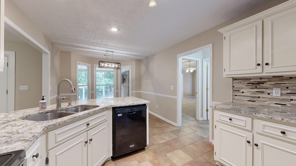 212 Grant Road Cataula, GA 31804 - Photo 20 of 56 Kitchen