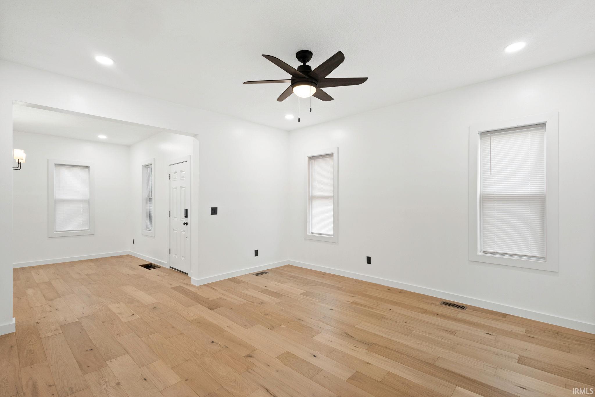 342 West 9th Street Auburn, IN 46706 - Photo 9 of 35